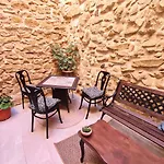 Intothegreen - Art House On Gozo Xewkija