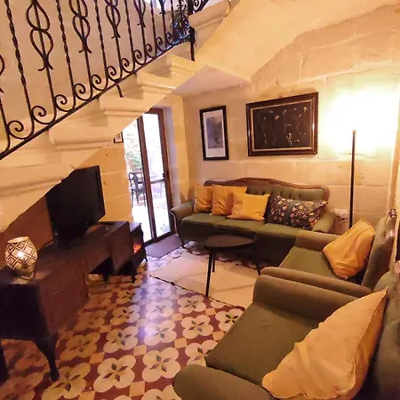 Intothegreen - Art House On Gozo בית נופש *